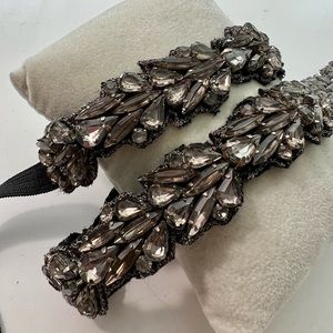 Bejeweled elastic belt in grays